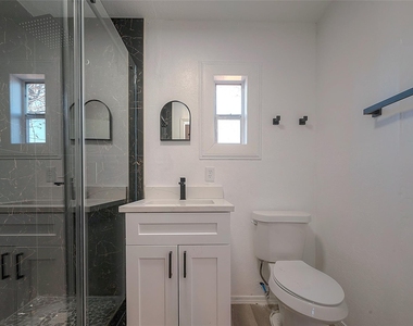 3320 Hays Street - Photo Thumbnail 6