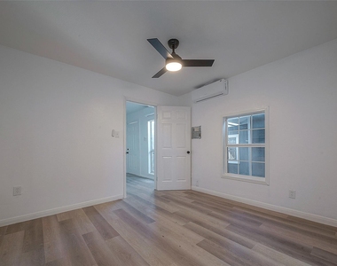 3320 Hays Street - Photo Thumbnail 8