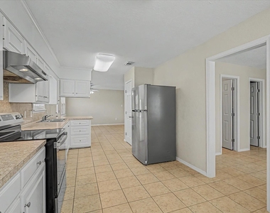827 Pickney Avenue - Photo Thumbnail 14