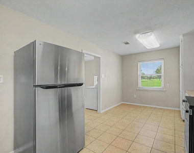 827 Pickney Avenue - Photo Thumbnail 15