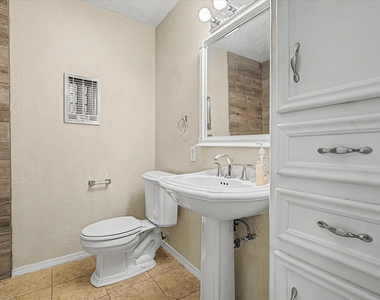 827 Pickney Avenue - Photo Thumbnail 25
