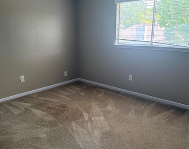 4727 Heritage Country Lane - Photo Thumbnail 9