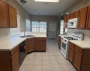 4727 Heritage Country Lane - Photo Thumbnail 2