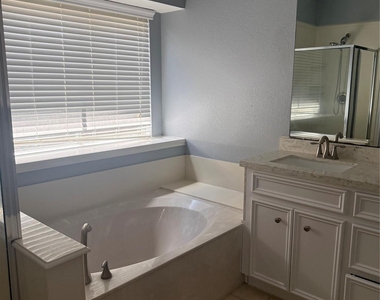 4727 Heritage Country Lane - Photo Thumbnail 7