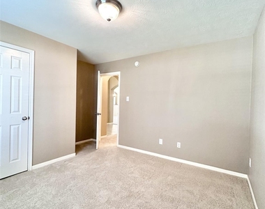 9419 Vander Rock Drive - Photo Thumbnail 14