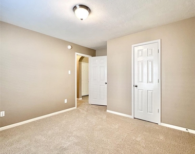 9419 Vander Rock Drive - Photo Thumbnail 17