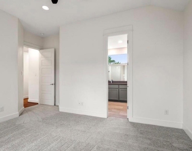 406 Yale Oaks Lane - Photo Thumbnail 15