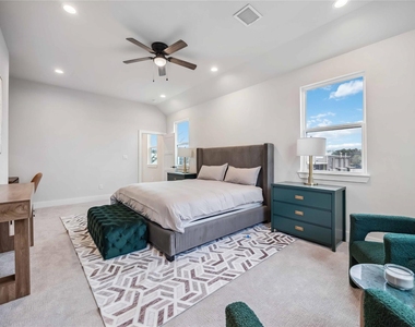 321 Charlock Street - Photo Thumbnail 5