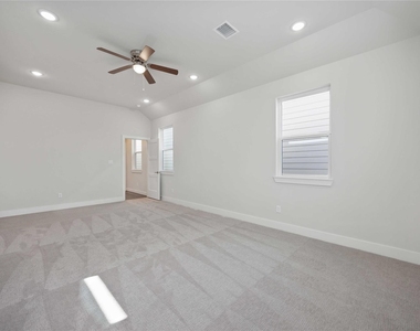 321 Charlock Street - Photo Thumbnail 27