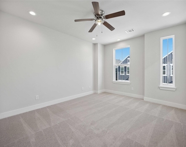 321 Charlock Street - Photo Thumbnail 23