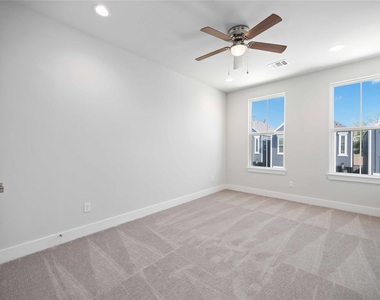 321 Charlock Street - Photo Thumbnail 25