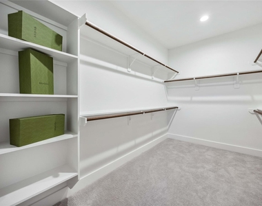 321 Charlock Street - Photo Thumbnail 8
