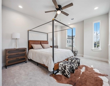 321 Charlock Street - Photo Thumbnail 9