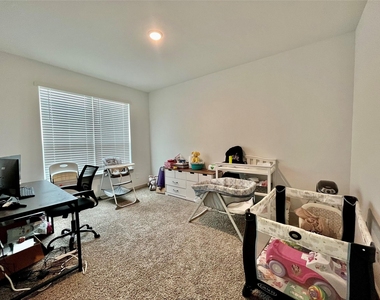 3563 Finn Landing Lane - Photo Thumbnail 2