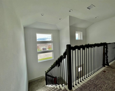 3563 Finn Landing Lane - Photo Thumbnail 15