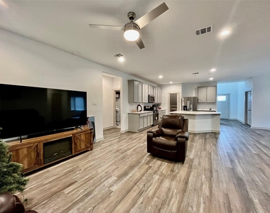 3563 Finn Landing Lane - Photo Thumbnail 11