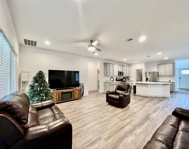 3563 Finn Landing Lane - Photo Thumbnail 9