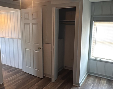 10209 Wiggins Street - Photo Thumbnail 2
