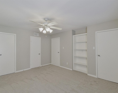 12955 Woodforest Boulevard - Photo Thumbnail 15