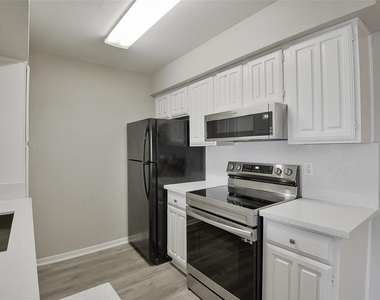 12955 Woodforest Boulevard - Photo Thumbnail 11