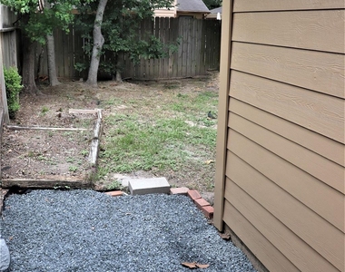 7718 High Village Drive - Photo Thumbnail 13