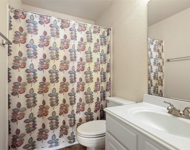 31 Ginger Springs Place - Photo Thumbnail 10