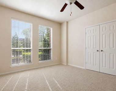 31 Ginger Springs Place - Photo Thumbnail 6