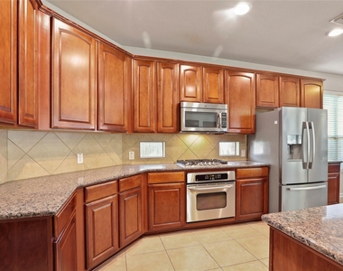 31 Ginger Springs Place - Photo Thumbnail 3