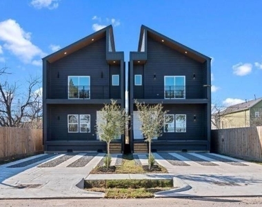 236 E 39th Street - Photo Thumbnail 1