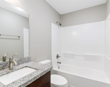 124 Artesian Way - Photo Thumbnail 17
