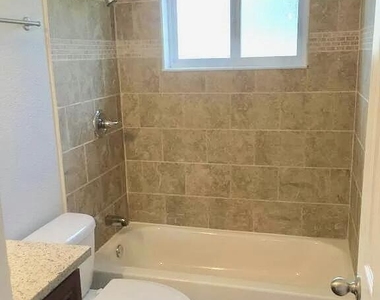 204 Cassia Boulevard - Photo Thumbnail 2
