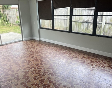 204 Cassia Boulevard - Photo Thumbnail 11