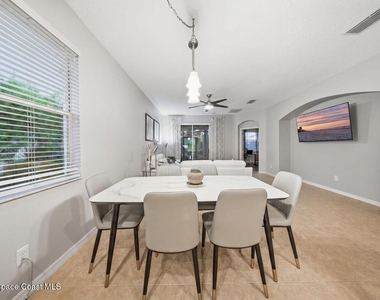 2039 Tullagee Avenue - Photo Thumbnail 12