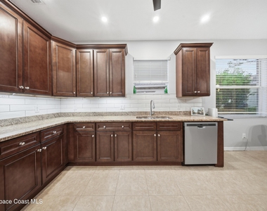 2039 Tullagee Avenue - Photo Thumbnail 15