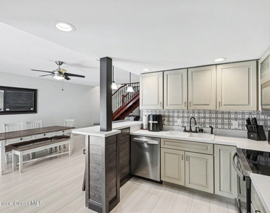 40 Adams Court - Photo Thumbnail 5