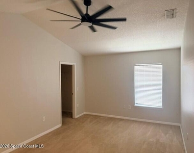 4337 Fitzroy Reef Drive - Photo Thumbnail 11