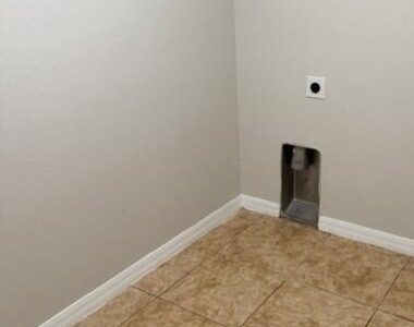 4337 Fitzroy Reef Drive - Photo Thumbnail 13