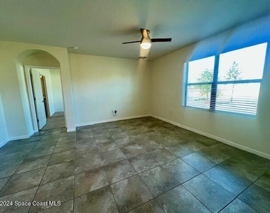 428 Coyote Drive - Photo Thumbnail 10