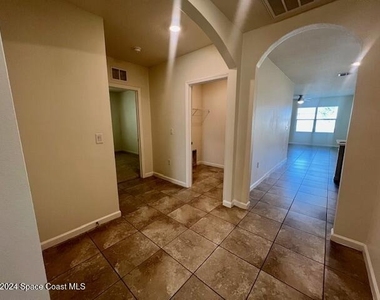 428 Coyote Drive - Photo Thumbnail 5