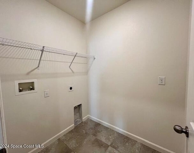 428 Coyote Drive - Photo Thumbnail 7