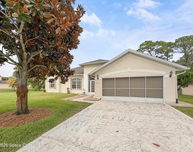 467 Sauders Road Se - Photo Thumbnail 1