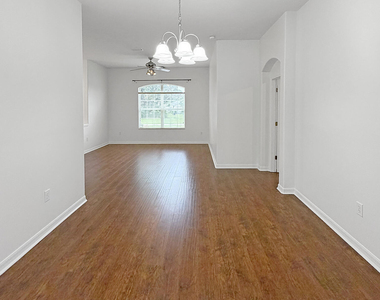 467 Sauders Road Se - Photo Thumbnail 7