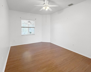 467 Sauders Road Se - Photo Thumbnail 10