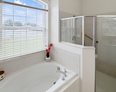 467 Sauders Road Se - Photo Thumbnail 12