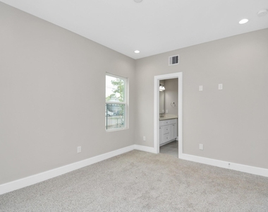 2903 Sherwood Green Lane - Photo Thumbnail 10