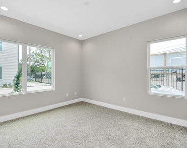 2903 Sherwood Green Lane - Photo Thumbnail 9