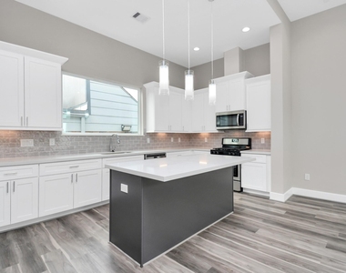 2903 Sherwood Green Lane - Photo Thumbnail 22