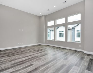 2903 Sherwood Green Lane - Photo Thumbnail 18