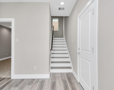 2903 Sherwood Green Lane - Photo Thumbnail 8