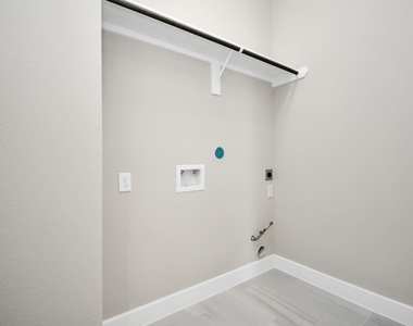 2903 Sherwood Green Lane - Photo Thumbnail 24